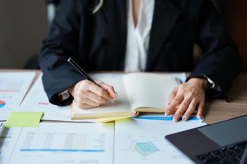 Expert Working On Members Voluntary Liquidation
